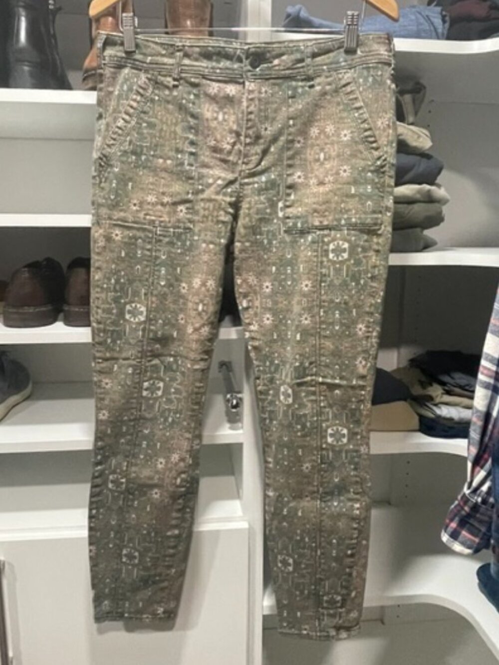 Anthropoligie Boho Jean size 31